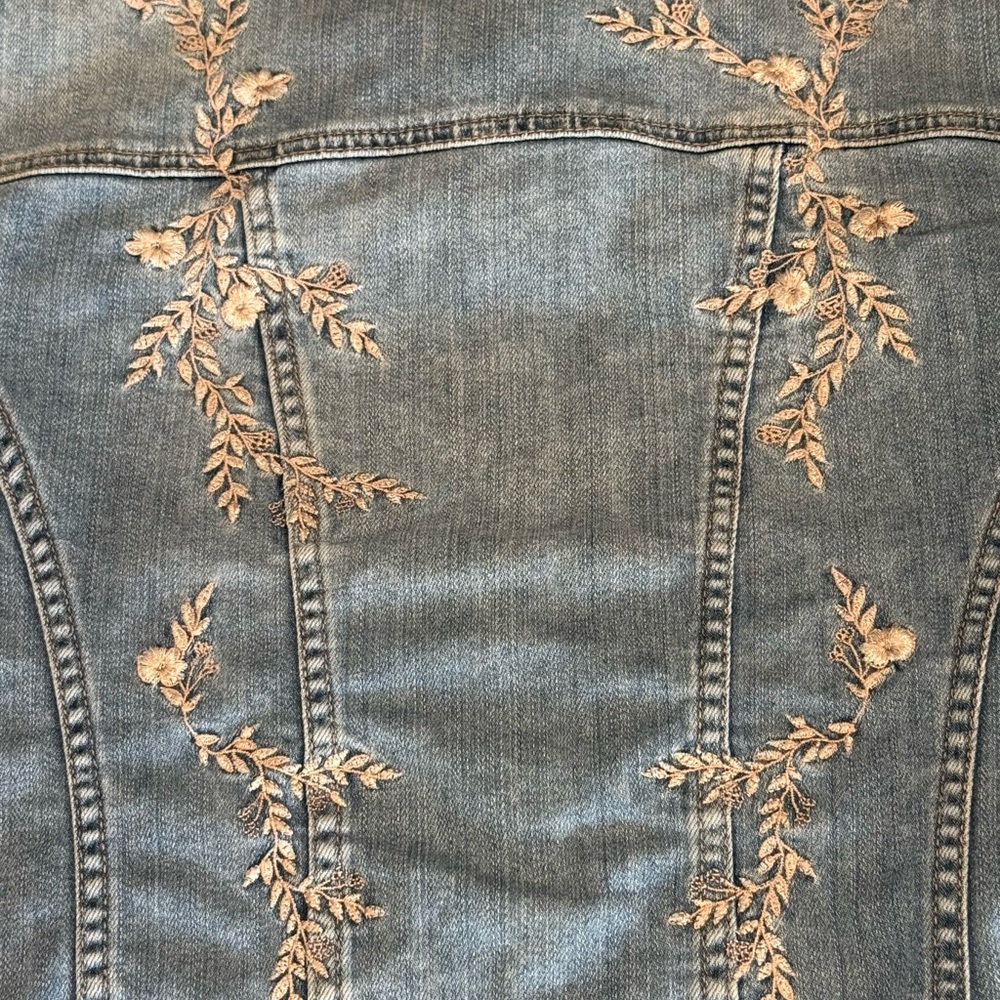 White House Black Market Light Blue Embroidered Jean Jacket 💙 - Picture 5 of 11
